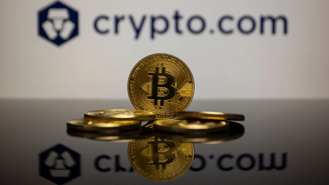 Image of Bitcoin and crypto com