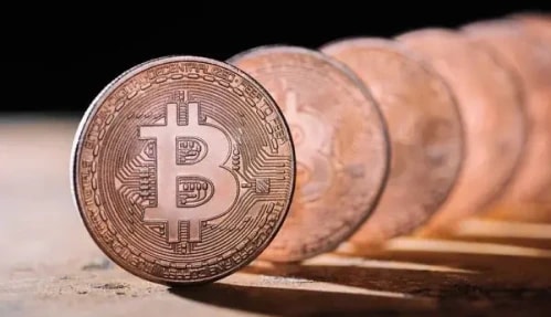 Bitcoin Nears $64K as BTC Futures Attract Billions